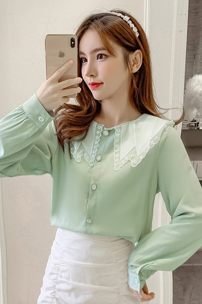 Retro stila sieviešu krekls ar garām piedurknēm un pogām