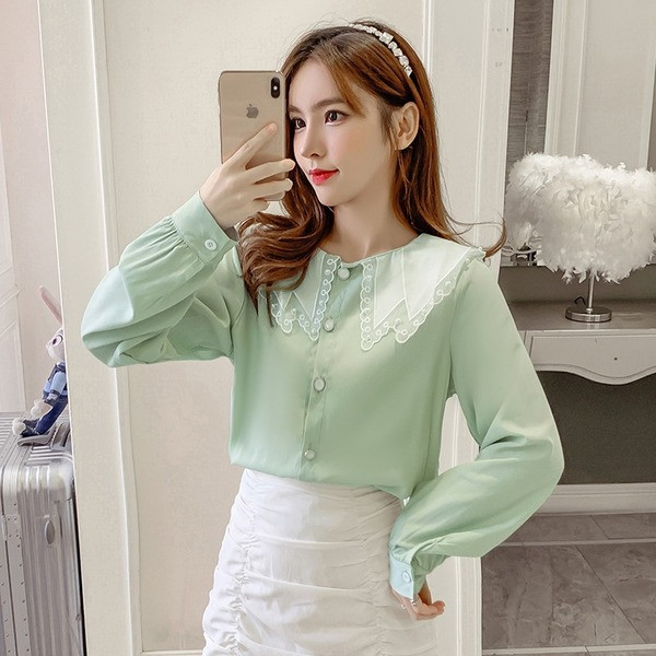 Retro stila sieviešu krekls ar garām piedurknēm un pogām