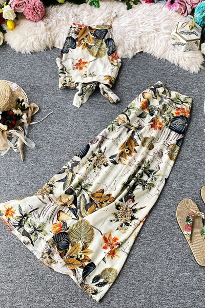 Modern női felső és szoknya szett virágmintával