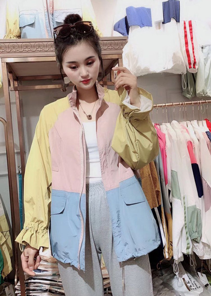 Modern női őszi kabát cipzárral és zsebekkel két színben