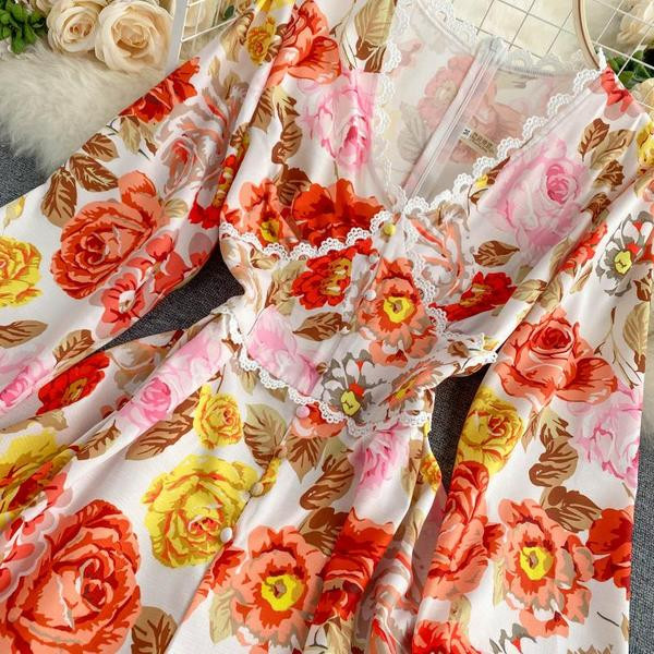 Γυναικείες ολόσωμες φόρμες με λαιμόκοψη και δαντέλα