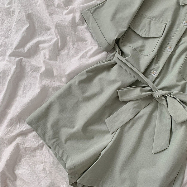 Casual γυναικείες φόρμες με κλασικό γιακά και κορδόνι στη μέση