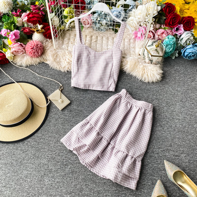 Μοντέρνο γυναικείο σετ φούστα και αμάνικο μπλουζάκι