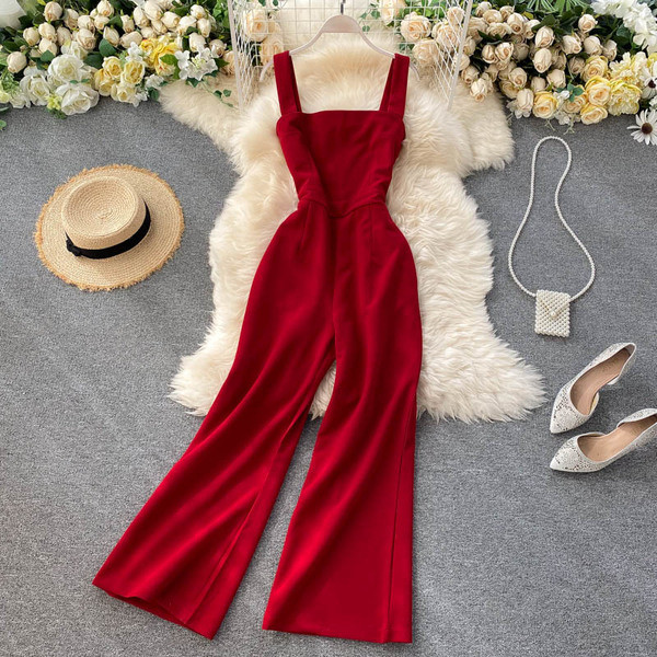 Modern női overall széles pántokkal