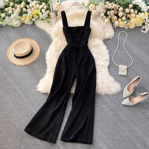 Modern női overall széles pántokkal