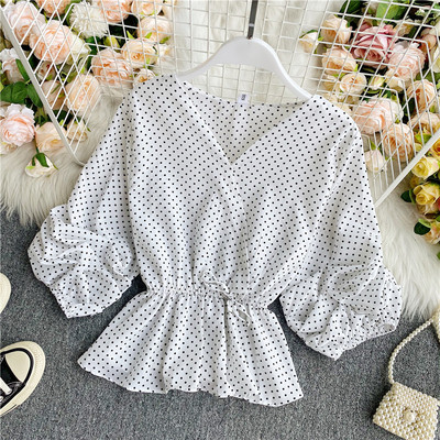 Modern női ing spitz nyakkivágással és nyakkendővel