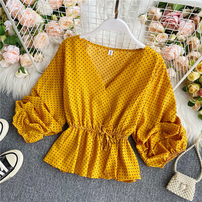 Modern női ing spitz nyakkivágással és nyakkendővel