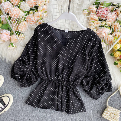 Modern női ing spitz nyakkivágással és nyakkendővel