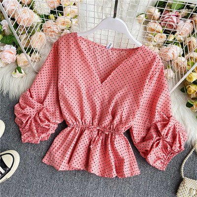 Modern női ing spitz nyakkivágással és nyakkendővel