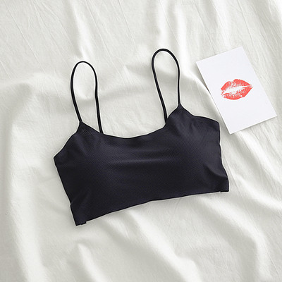 Naiste igapäevane rinnakaim õhukeste rihmadega tavaline mudel