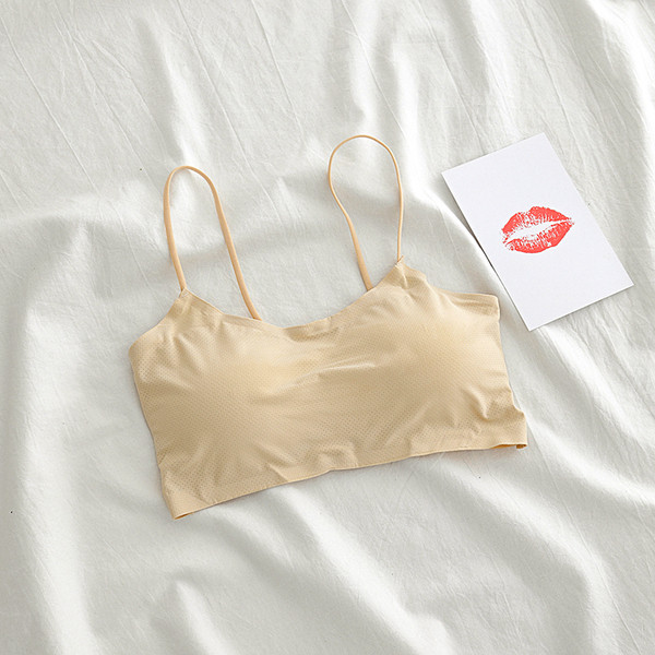 Naiste igapäevane rinnakaim õhukeste rihmadega tavaline mudel