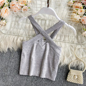 Igapäevane spitsikaelusega naiste lühike topp