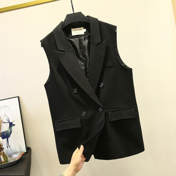 Modern női mellény fekete gombokkal