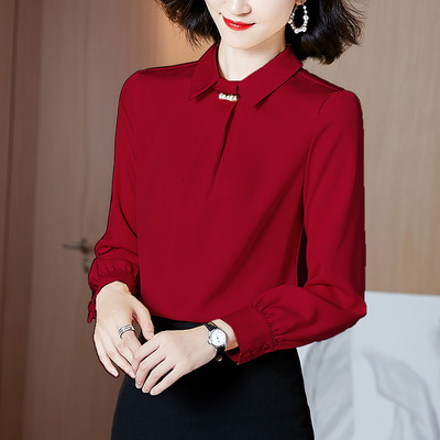 Stílusos női ing kövekkel és klasszikus gallérral