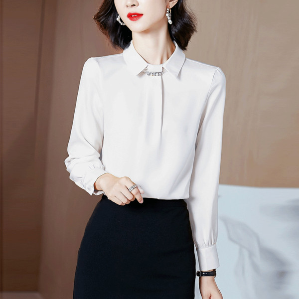 Stílusos női ing kövekkel és klasszikus gallérral