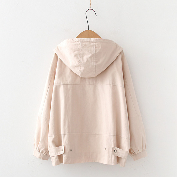 Rózsaszín női tavaszi kabát cipzárral és kapucnival