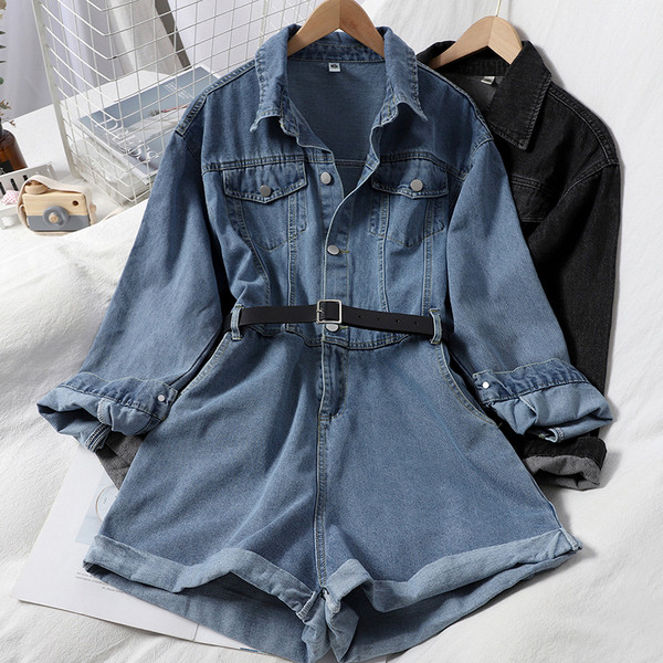 Sieviešu džinsa kombinezons ar garām piedurknēm un klasisku apkakli