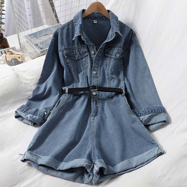 Sieviešu džinsa kombinezons ar garām piedurknēm un klasisku apkakli