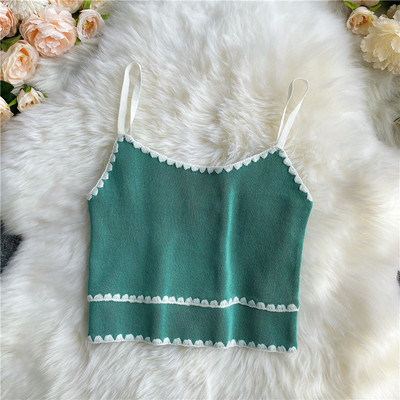 Sieviešu ikdienas īss bikses ar plānām lencēm un ovālu kakla izgriezumu