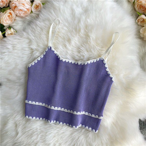 Sieviešu ikdienas īss bikses ar plānām lencēm un ovālu kakla izgriezumu