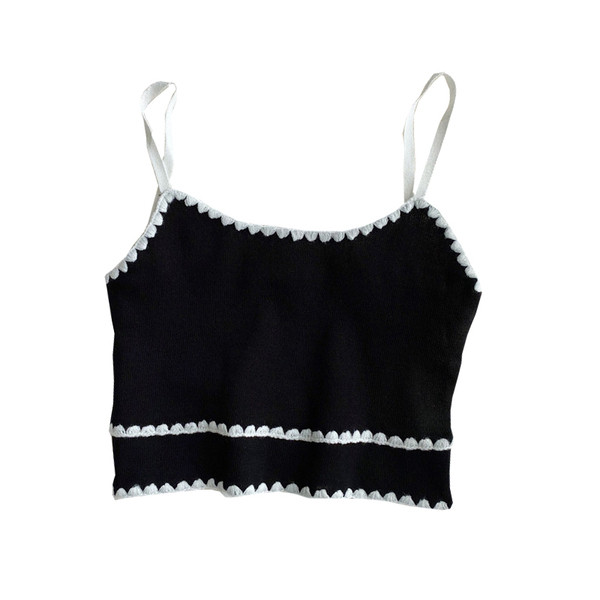 Sieviešu ikdienas īss bikses ar plānām lencēm un ovālu kakla izgriezumu