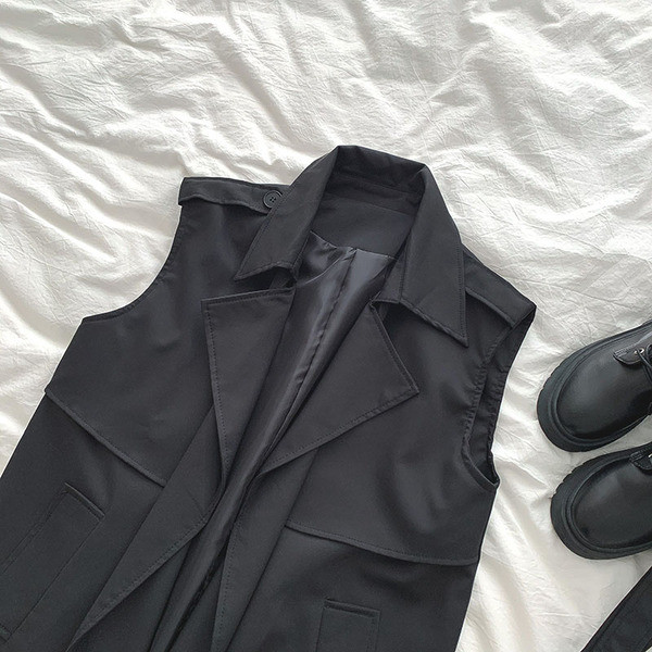 Moodne naiste vest vööga