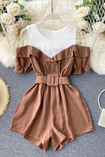 Moodne paljaste õlgadega naiste kombinesoon