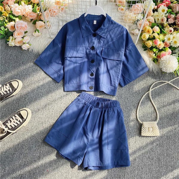 Γυναικείο casual σετ σορτς και κοντό πουκάμισο