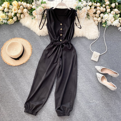 Μοντέρνα γυναικεία ολόσωμη φόρμα με λαιμόκοψη, κουμπιά και κορδόνια