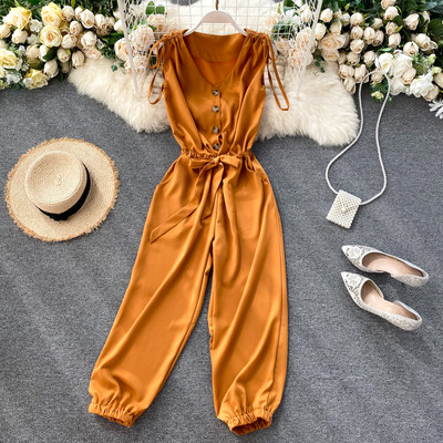 Μοντέρνα γυναικεία ολόσωμη φόρμα με λαιμόκοψη, κουμπιά και κορδόνια