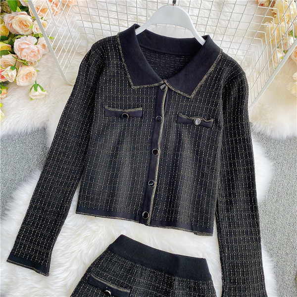 Stílusos, kétrészes női szett fekete színben, magas derékkal