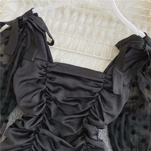 Naiste stiilne pikkade varrukate ja lipsudega lühike pluus