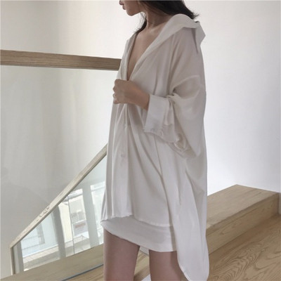 Γυναικείο πουκάμισο με φαρδύ μοντέλο με μακριά μανίκια και κλασικό γιακά