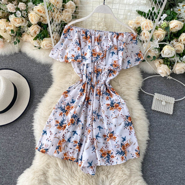 Langetatud varrukatega ja lillelise trükiga naiste kombinesoon