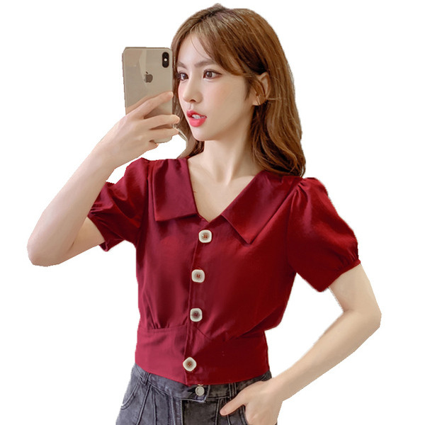 Lühikeste varrukate ja spitsikaelusega naiste särk