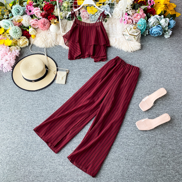 Moderns sieviešu kombinezons un garās bikses