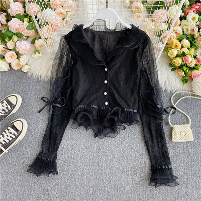 Kaasaegne naiste särk klassikalise krae ja pitsiga