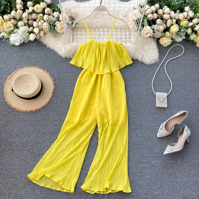 Πτυχωμένες γυναικείες ολόσωμες φόρμες με λεπτούς ιμάντες