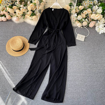 Női overál hosszú ujjal és övvel