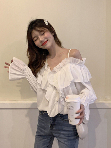 Valge avatud õlgadega naiste särk