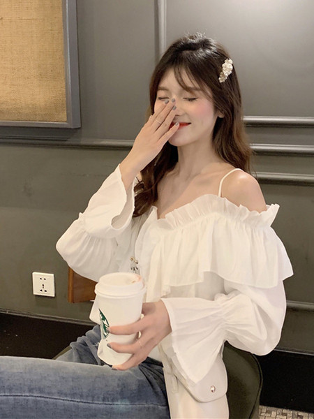 Valge avatud õlgadega naiste särk