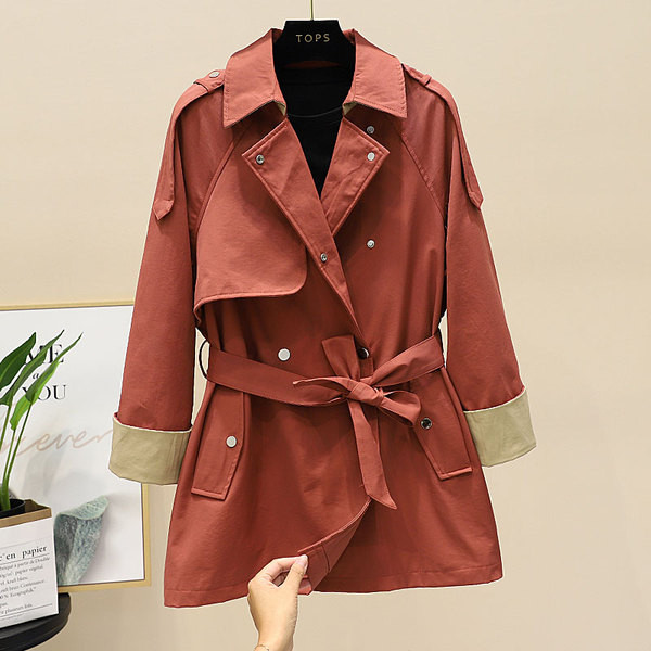 Naiste vabaaja jope vööga neljas värvitoonis