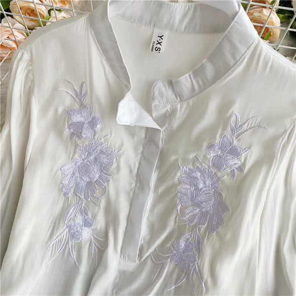 Γυναικείο μοντέρνο πουκάμισο με φαρδιά μανίκια και κεντήματα