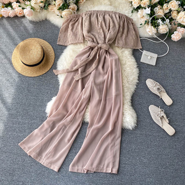 Allakäinud varrukatega ja pitsiga naiste kombinesoon