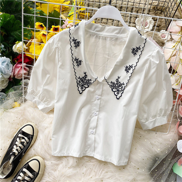 Modern női ing hímzéssel és 3/4-es ujjakkal