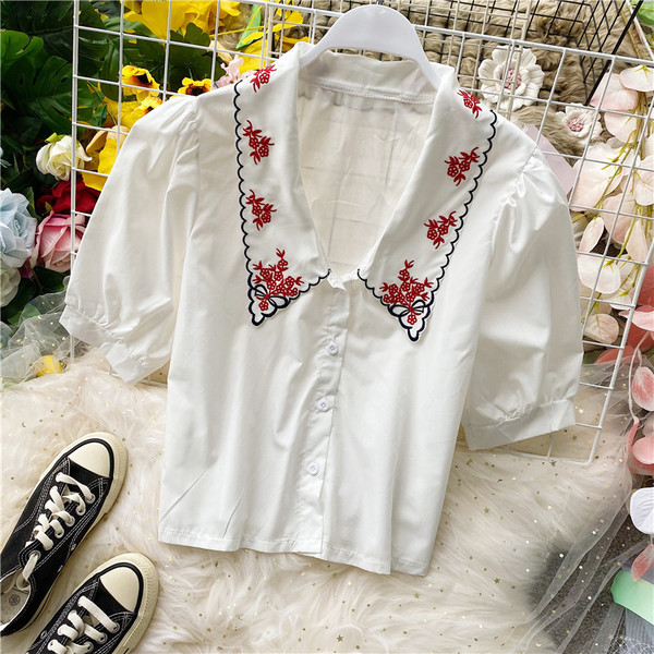 Modern női ing hímzéssel és 3/4-es ujjakkal