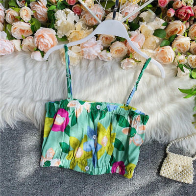 Modern női mellszobor virágmintával