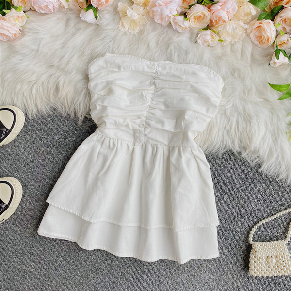 Praegune naiste topp ilma rihmadeta tavaline mudel