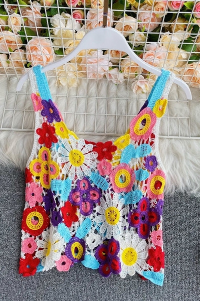 Modern női felső, széles modell ovális nyakkivágással