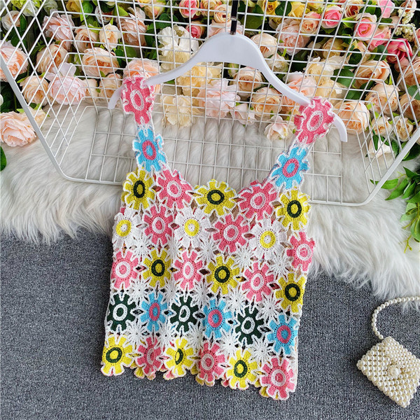 Modern női felső, széles modell ovális nyakkivágással